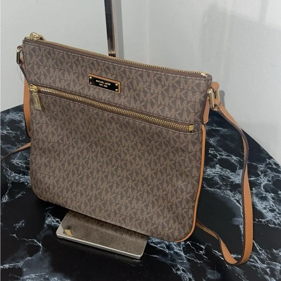MICHAEL KORS Women’s Handbag Crossbody Logo Bag Brown Acorn AUTHENTIC - Picture 7 of 15